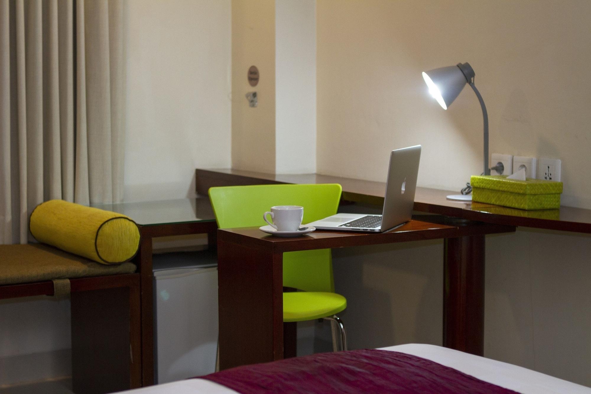 PrimeBiz Hotel Kuta Kuta Lombok Esterno foto